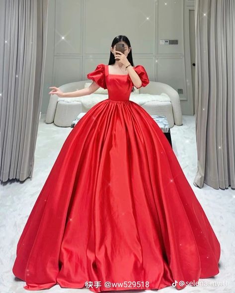 Ball Gowns Fantasy, Winter Wedding Dresses, Korean Wedding Dress, Pretty Quinceanera Dresses, Gowns Dresses Elegant, Quince Dress, Royal Dresses, Winter Wedding Dress, Pretty Prom Dresses