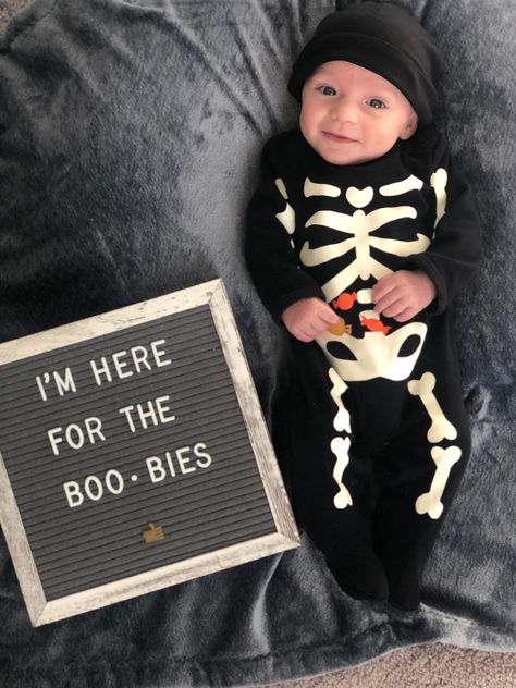 Spooky Infant Photoshoot, Infant Photoshoot Ideas Halloween, 6 Months Halloween Pictures, My First Holiday Pictures, Halloween With Newborn, First Halloween Letter Board, 4 Month Old Halloween Pictures, Babies 1st Halloween, Halloween 4 Month Old Pictures