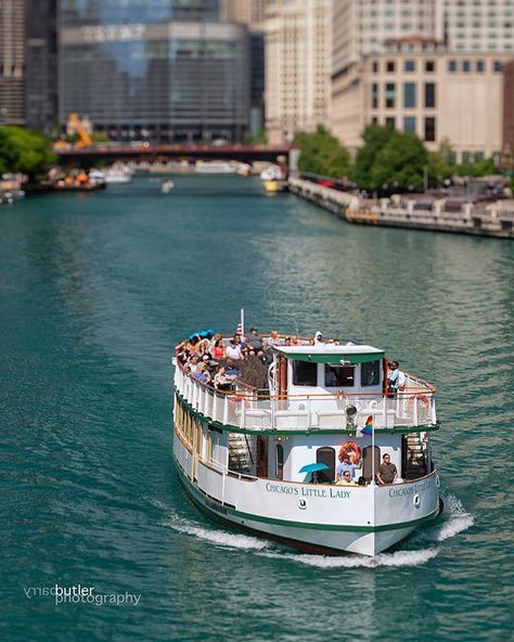 Enjoy a ride on the Chicago River this weekend. Chicago's First Lady's boat tours along with the Chicago Architecture Foundation are… Architecture Foundation, Chicago River, Chicago Architecture, River Boat, Sport Motivation, Boat Tours, Ride On, First Lady, This Weekend