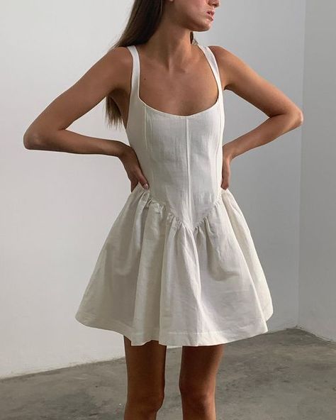 Linen Two Piece, White Dress Outfit Classy, Linen White Dress, Short Linen Dress, Girly Casual, Linen Dress Pattern, Linen Outfits, Linen Summer Dress, White Dress Outfit