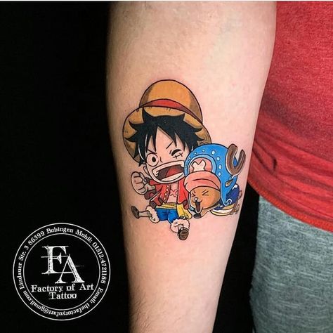 Kawaii 😍 Luffy & Chopper ❤ credit @factoryofarttattoo 🎩  Follow me and Tag your. Otaku Friends to the best Anime Tattoo account 😍🆒… Kawaii Luffy, Chopper Tattoo, Luffy Tattoo, Partner Tattoo, Partner Tattoos, One Piece Chopper, Tattoo Minimal, Ghibli Tattoo, One Piece Tattoos