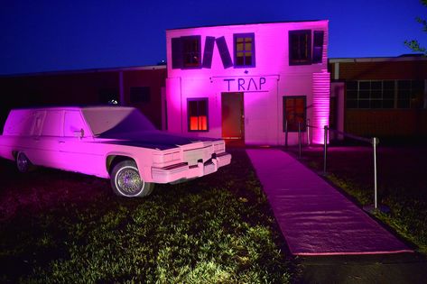 Pink Trap House, Atlanta Beltline, Trap House, Iconic Wallpaper, Baby Pink Aesthetic, Us Travel Destinations, Vacation Usa, House Drawing, Photo Wall Collage