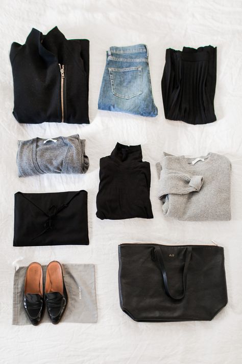 Packing Light Weekend Trip, Overnight Packing List Woman, Weekend Travel Packing, Weekend Trip Outfits, Minimalist Travel Wardrobe, European Travel Outfit, Travel Light Packing, Smart Packing, Weekend Packing