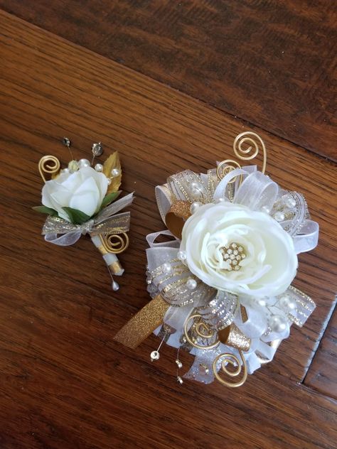 Corsage Prom White And Gold, White And Gold Corsage And Boutonniere, Gold And White Corsage, Gold Corsage And Boutonniere, White Prom Corsage, Gold Corsage Prom, Gold Corsage, Prom Flowers Corsage, White Corsage