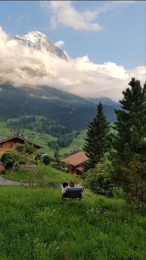 Switzerland Countryside House, Green Europe Aesthetic, Living In Mountains Aesthetic, Green Valley Aesthetic, Backpacking Around Europe Aesthetic, Europe Nature Aesthetic, Switzerland Nature Aesthetic, Green Mountains Aesthetic, House In The Mountains Aesthetic