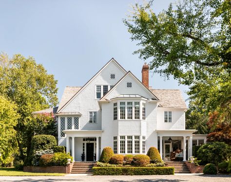 New Jersey House, Colonial Exterior, Modern Architecture Building, New York City Apartment, Sky Garden, Extended Family, City Apartment, Celebrity Houses, Colonial House