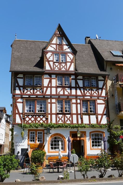 Tudor Apartment Building, German Architecture Traditional, Chalet Exterior, Tudor House Exterior, French Homes, German Houses, San Myshuno, Apartment Exterior, German Architecture