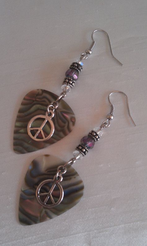 Guitar Pick Earrings Diy, Guitar Pick Jewelry, Guitar Pick Earrings, Earrings Diy, Guitar Pick, Peace Sign, Diy Earrings, Hippie Style, Jewelry Ideas