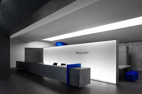 Novacolor Paint Showroom – ARQA Paint Showroom, Metallic Paint Walls, Visual Planning, Flexible Space, Office Reception, Counter Design, Reception Design, Showroom Design, Reception Area