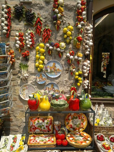 shop in Sirmione, Italy Comer See, Lake Garda Italy, Garda Italy, Italian Life, Lake Map, Lake Garda, Italian Summer, Mediterranean Style, Venice Italy