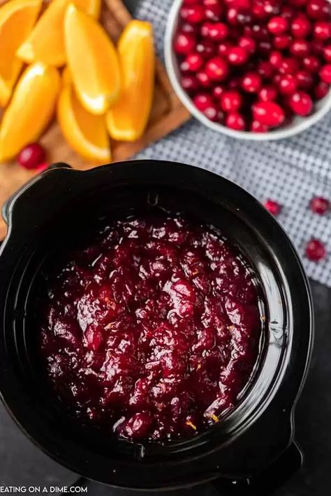 Cranberry Sauce Crockpot, Crockpot Cranberry Sauce, Cooking Cranberries, Thanksgiving Side Dishes Crockpot, Thanksgiving Thoughts, Crockpot Side Dishes, Best Cranberry Sauce, Easy Cranberry Sauce, Cranberry Orange Sauce