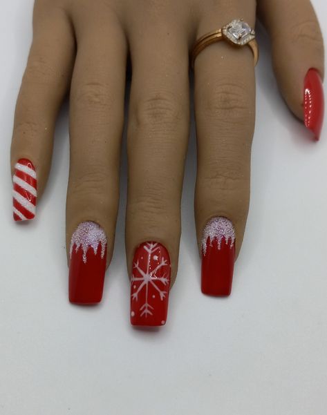 10 Piece nail sets. you can choose from a pre sized set from X-small to large or message with custom sizes if none of the pre set sizes do not match. NOTE: Customer is held responsible for all chosen pre sized orders if they do not fit. PLEASE MESSAGE IF INTEREST IN OTHER COLORS. Winter Nails, Christmas Nails, Nails, Christmas