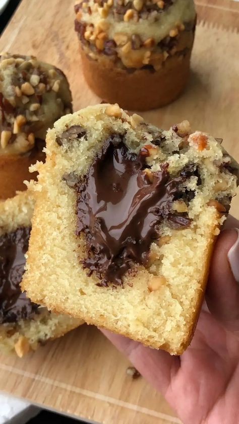 Nutella-Filled Muffins with Hazelnut Topping – From 📌Pin To Plate🍰 Hazelnut Muffins, Blueberry Cheesecake Muffins, Morning Treats, Aesthetic Cooking, Cooking Aesthetic, Nutella Muffins, Jumbo Muffins, Moist Muffins, Chocolate Banana Muffins