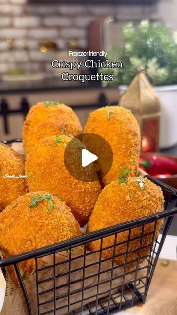 Fathima Yusuf (Shadiya) on Instagram: "Ramadan Series Epi 1:  Crispy Chicken Croquettes !!  Deliciously crispy & freezer friendly  Chicken & Potato Croquettes  Flavourful beginning to Ramadan series Share the joy with family and friends on this blessed month.  LIKE, SAVE, SHARE the reel & FOLLOW @shadi_faleel for more easy recipes.  You’ll need ! 500g boneless chicken (boiled & shredded) 3 medium Boiled potatoes (mashed) 1 cup grated cheese (any) 1/2 cup Chopped onions  1/2 cup Coriander 🌿  1 tsp Garlic powder  1 tsp chilli flakes 1 tsp cumin powder  1 tsp white pepper  1 tsp chilli powder  1 tbsp Salt 1 tbsp Oregano 1 or 2 Eggs  2 to 3 eggs for coating  Season with 1/2 tsp salt, 1/2 tsp chilli powder 1/2 tsp garlic powder   2 cups of bread crumbs.. More if you are double coating.  Follow Chicken Potato Croquettes, Chicken Croquettes Easy, Nonveg Snacks, Chicken Balls Recipe, Potato Croquette Recipe, Chicken Croquettes Recipe, Ramadan Series, Cheese Straws Recipe, Potatoes Mashed