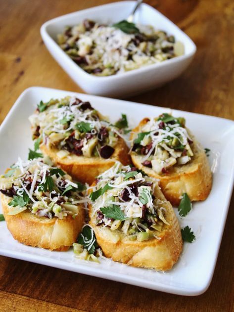 Olive Crostini, Crostini Appetizers, Vegan Party Food, Artichoke Recipes, Toasted Bread, Vegan Parmesan, Favorite Appetizers, Vegan Appetizers, Clean Food