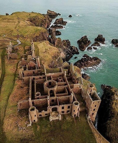 Slains Castle,  Peterhead, Scotland  📷https://www.instagram.com/ursahorvat/ Slains Castle, Castles To Visit, Scotland Road Trip, Beautiful Ruins, Castles In Ireland, Castles Interior, Scotland Castles, Scottish Castles, Mysterious Places