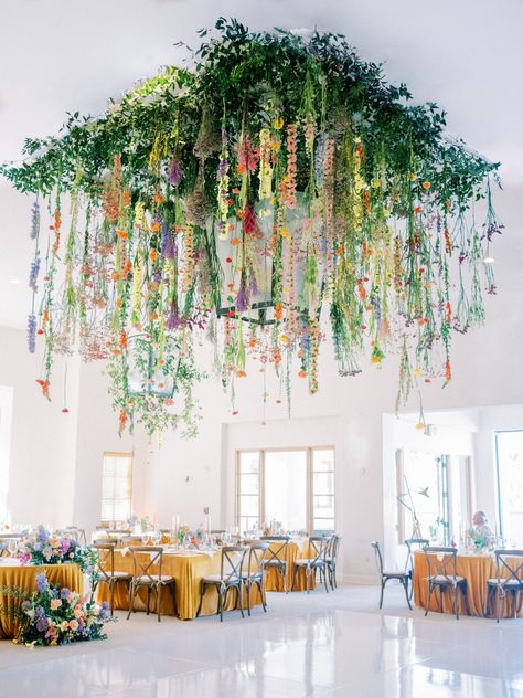 Martha Weddings, Spring Flower Arrangements, Floral Chandelier, Spring Event, Bright Spring, Martha Stewart Weddings, Wildflower Wedding, Deco Floral, Wedding Mood