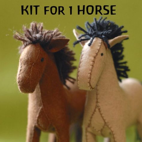 Felt Horse Pattern, Felt Horse, Stuffed Horse, Dance Crafts, Doll Making Tutorials, Crochet Horse, Baby Doll Pattern, Horse Crafts, Hand Crafts For Kids