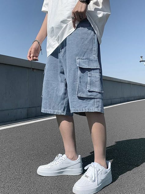 Denim Pants Outfit Casual, Baggy Shorts Outfit Street Styles, Punk Fabric, Cargo Shorts Outfit, Tomboy Stil, Look 80s, Cargo Outfit, Short Pants Outfit, Jean Short Outfits