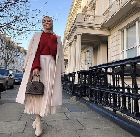 10 Different Ways To Wear A Skirt Outfits Muslim, Hijab Trends, Modest Fashion Hijab, Muslim Outfits Casual, Muslim Fashion Hijab Outfits, Hijabi Fashion Casual, Mode Abaya, Muslim Fashion Hijab, Modesty Fashion