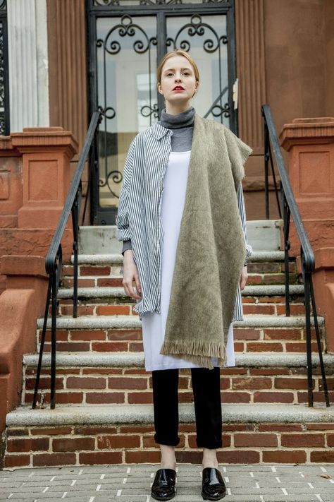 How Orthodox Jewish women are giving the slip dress a modest—and season-appropriate!—makeover. Jewish Fashion, Mimu Maxi, Jewish Women Fashion, New York Aesthetic Girl, Slip Dress Outfit, Jewish Women, Gaun Fashion, Romantic Summer, Slip Dresses