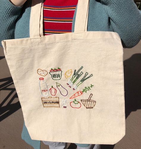 Embroidered Tote Bag Ideas, Embroidery Tote Bag Design, Designs For Tote Bags, Embroidered Totes, Handpainted Tote Bags, Desain Tote Bag, Diy Tote, Grocery Tote Bag, Diy Bag Designs