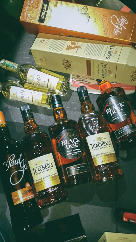 Blenders Pride Whiskey Snapchat, Alcoholic Drinks Pictures Snapchat, Fake Alcohol Snaps, Beer Snaps Snapchat, Night Drink Snap, Daru Bottle Drinks Snapchat, Alcohol Fake Snap, Alcohol In Car, Alchole Bottle Snap