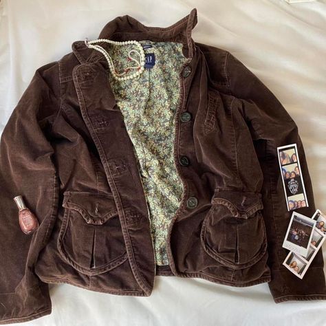 Look what I just found on Depop 🙌 https://depop.app.link/lkVMl83tZtb Corderoy Outfits Jacket, Fall Jacket Aesthetic, Corduroy Jacket Outfit Aesthetic, Courdory Jacket Outfits, Corduroy Jacket Aesthetic, Brown Corduroy Jacket Outfit, Corduroy Jacket Outfit, Brown Jacket Outfit, Brown Corduroy Jacket