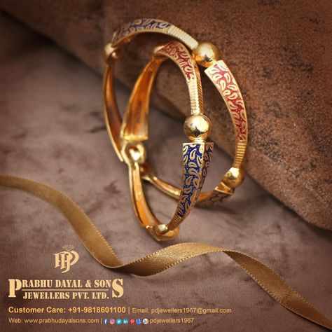 Kada Designs Gold For Women, Kada Designs Gold For Women Antique, Kada Designs Gold, Gold Kada Design For Women, Gold Jewellery Bangles, Bangle Collection, Antique Bangles, Jewellery Bangles, Jewellery Photography