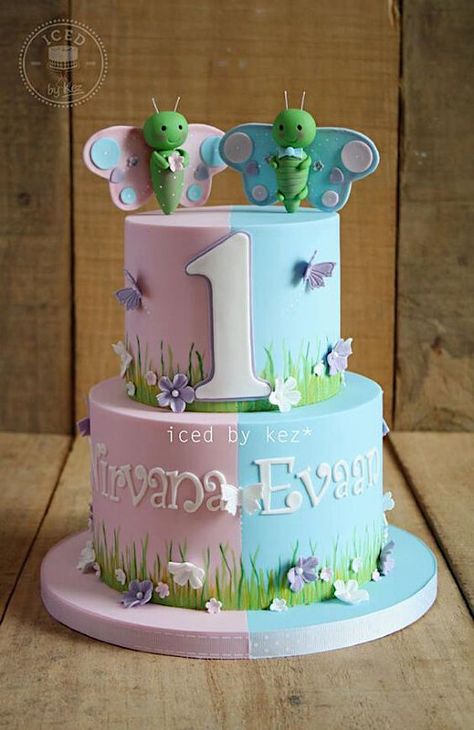 Sunday Sweets Splits Up! 11 Gorgeous Double-Sided Cakes — Cake Wrecks Twin Cakes, Cake Styling, 1st Bday Cake, Twin Birthday Cakes, Chocolate And Vanilla Cake, Twins Cake, Cake Wrecks, 1st Birthday Cakes, Gender Reveal Cake