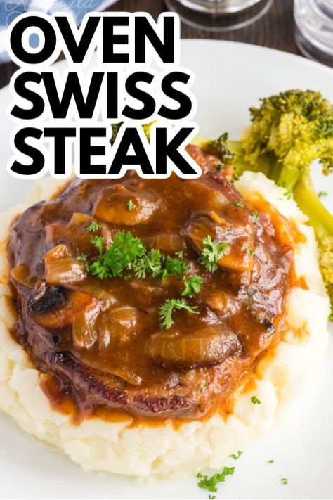 Oven Swiss Steak, Swiss Steak Recipes, Round Steak Recipes, Ground Pork Recipes, Cube Steak Recipes, Swiss Steak, Beef Steak Recipes, Salisbury Steak Recipes, Easy Steak Recipes