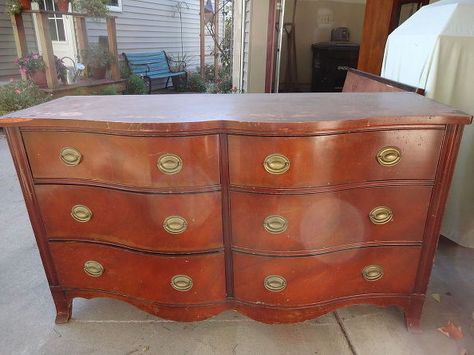 Yes, yes, YES! How this Hometalker revamped this old dresser is beyond gorgeous! I'm always amazed at how people come up with this stuff--gorgeous! Drexel Dresser Makeover, Drexel Dresser, Drexel Furniture, Dresser Refinish, Furniture Remodeling, Refinishing Furniture Diy, Thrift Store Furniture, Flea Market Decorating, Flea Market Flip