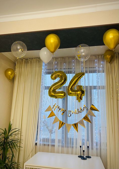 Simple 24th Birthday Decorations, 24th Birthday Ideas Decorations, Simple Bday Decor, Birthday Decorations Bedroom, Simple Balloon Decorations For Birthday, 24th Birthday Theme, Simple Anniversary Decoration Ideas, Easy Birthday Decoration Ideas At Home, Simple Birthday Decorations At Home