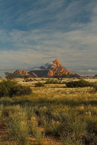 088_Namibia-Spitzkoppe | Flickr - Photo Sharing! Spitzkoppe Namibia, Namibia Travel, Photo Voyage, African Plains, World Of Wanderlust, Film Locations, Les Continents, Fury Road, Victoria Falls