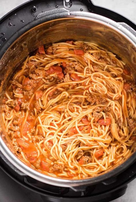 Instapot Meals, Salty Marshmallow, Instant Pot Spaghetti, Spaghetti Recipes Easy, Instant Pot Pasta Recipe, Pot Food, Barbacoa Beef, Easy Spaghetti, Meatless Recipes