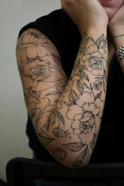 Natur Tattoo Arm, Men Flower Tattoo, Flower Tattoo Ideas, Rose Tattoo Sleeve, Tattoo Flowers, Floral Tattoo Sleeve, Flower Tattoo Sleeve, Hand Tattoos For Women, Arm Sleeve Tattoos