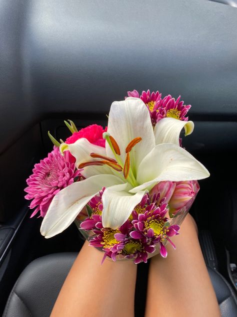 #bouquet #bouquetofflowers #flowers #aesthetic #lilies #pink #white #girlfriend #gift #romantic Lily Bucket Flower, Cute Flower Bouquets For Girlfriend, Flower Bouquet Lilies, Lily Bouquet Aesthetic, Lilies Flowers Bouquet, Flowers Gift Girlfriend, Bouquet Girlfriend, Bouquet Of Lilies, Lilies Bouquet