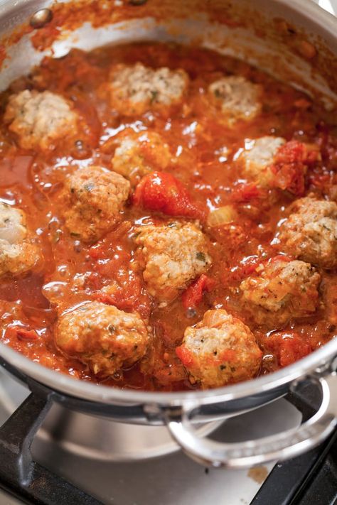 Basic Meatballs, Paprika Sauce, How To Make Meatballs, Best Meatballs, Meatball Recipes Easy, Tasty Meatballs, Cooking Lessons, Meatball Recipes, Italian Dishes