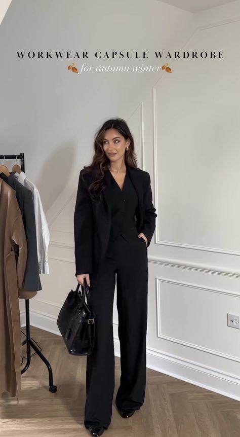 Expensive Elegant Outfits, Bussines Outfits Women Formal, Black Business Formal Outfits, Cute Work Dresses For Women, Black Suit Outfits For Women Classy, Pinstripe Suit Outfit Women, Power Suits For Women Business, Black Suit For Women Outfit, Law Associate Outfit