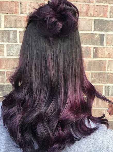 Butter Blonde, Winter Hair Color Trends, Hair Color Idea, Dark Purple Hair, Peekaboo Hair, Lilac Hair, Balayage Blonde, Hair Streaks, Hair Color Purple