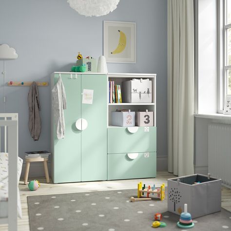 Smastad Ikea, Bedroom Toy Storage, Kids Clothes Storage, Ikea Italia, Ikea Kids, Online Interior Design Services, Outdoor Bedroom, Organization Furniture, Space Interiors