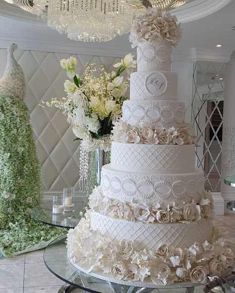 #wedding #weddingcake #bridalcakes #patissier #lace #flowers #cake #fondant #sugarcraft #silver #gold #classy #bigcake #royalcake #bakery… Wedding Cake Luxury, 6 Tier Wedding Cakes, Cakes 2023, Cinderella Wedding Cake, Wedding Cake Marble, Huge Wedding Cakes, Cake Luxury, Cake Marble, 5 Tier Wedding Cakes