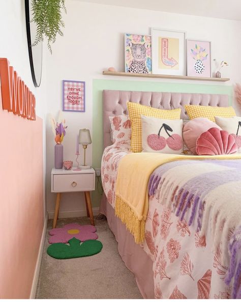 Colourful Pastel Bedroom, Inside Barndominium, Multicolor Bedroom, Dining Room Lighting Over Table, Lighting Over Table, Nhs Nurse, Best Patio Furniture, Funky Bedroom, Colourful Home Decor