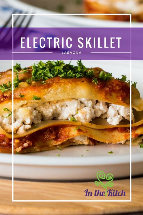 Electric Skillet Lasagna. Other than perhaps pizza, lasagna often comes to mind first when Italian food is mentioned. What�s not to love about the saucy pasta, zesty and creamy flavors, and all the cheese you could ever want? Saucy Pasta, Potato Pizza Recipe, Cooking Mashed Potatoes, Skillet Lasagna Recipe, Pizza Lasagna, Electric Skillet Recipes, Skillet Lasagna, Electric Skillet, Easy To Cook Meals