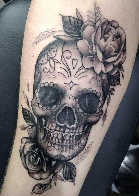 100+ Unique Sugar Skull Tattoos Designs & Ideas [2019] - Tattoo Me Now Skull Thigh Tattoos, Tattoo Crane, Calavera Tattoo, Small Skull Tattoo, Tattoo Fairy, Candy Skull Tattoo, Skull Tattoo Flowers, Realistisches Tattoo, Feminine Skull Tattoos