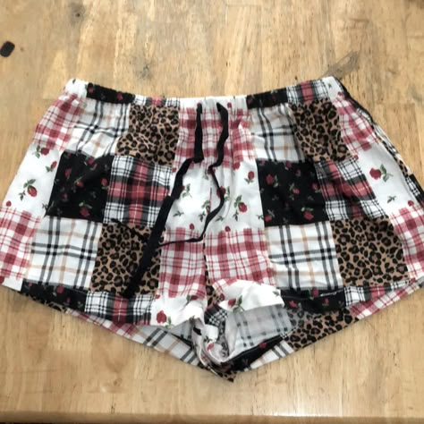 This Is A Pair Of Printed Pj Shorts It’s In Excellent Condition And New Never Worn Pjama Shorts, Cute Pj Shorts, Shifting Outfits, Savannah Style, Acid Bath, Cute Sleepwear, Lounge Outfit, Pj Shorts, Cute Lazy Day Outfits