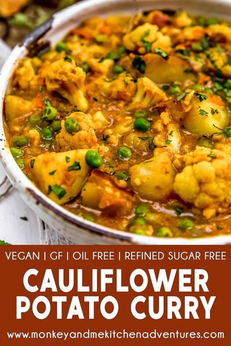 Easy to make using the Instant Pot or Stovetop, this comforting Cauliflower Potato Curry is packed full of aromatic spices and powerhouse veggies. #vegan #oilfree #glutenfree #plantbased | monkeyandmekitchenadventures.com Cauliflower Potatoes, Potato Curry, God Mat, Samosa, Cauliflower Recipes, Vegan Dinner Recipes, Veggie Dishes, Curry Recipes, Vegan Dinners