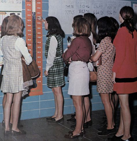 Rookie » Beginnings' End 1960s Teenagers, 70s Fashion Women, 60s Fashion Vintage, 60s Photos, Daydream Believer, Homecoming Court, Outfits Baggy, 60s And 70s Fashion, 70s Outfits