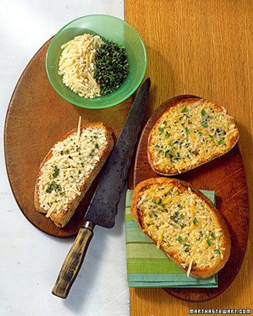 Crispy Parmesan-Marjoram Toasts Prepare oven broiler. On an ungreased baking sheet, toast each side of bread until crisp, 1 to 3 minutes per side. Sprinkle tops with Parmesan, marjoram, and pepper. Return to broiler until cheese melts and begins to bubble, 1 to 3 minutes. Serve warm Marjoram Recipes, Baked Scallops, Macaroni N Cheese Recipe, Baked Mac, Herbal Recipes, Toast Recipes, Marjoram, Poached Eggs, Melted Cheese