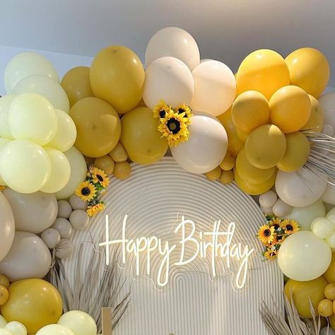 BALLOONS & EVENT DECOR on Instagram: "Our little rays of sonshine 🌻🌞 This is just the display we needed to add a bit of sunshine into our lives this summer! These two gorgeous little brothers celebrated their 1st & 3rd birthdays just six weeks apart so Mummy & Daddy thew them a joint party 🎉 Online catching up on messages today 💌 #pictureperfectbyemily #balloonsincoventry #sunshinetheme #sunshineparty #sonshine #mysonshine #ourlittlrrayofsunshine #birthdaytheme #kidsparty #sunshineballoons" Yellow 2nd Birthday Party, Yellow Color Birthday Theme, Flower Decor Birthday, Yellow Themed Birthday Party Ideas, Yellow 50th Birthday Party, Yellow Flower Birthday Party Ideas, Sunflower 2nd Birthday Party, Yellow Theme Birthday Party Decor, Yellow Birthday Party Theme